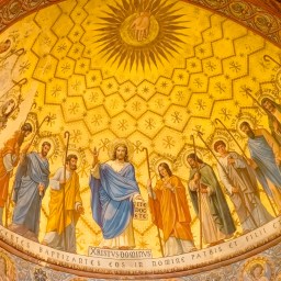 Élites réactionnaires et projets pharaoniques pour ultra-riches. À Montmorillon, les ambitions conservatrices à peine cachées du département de la Vienne.